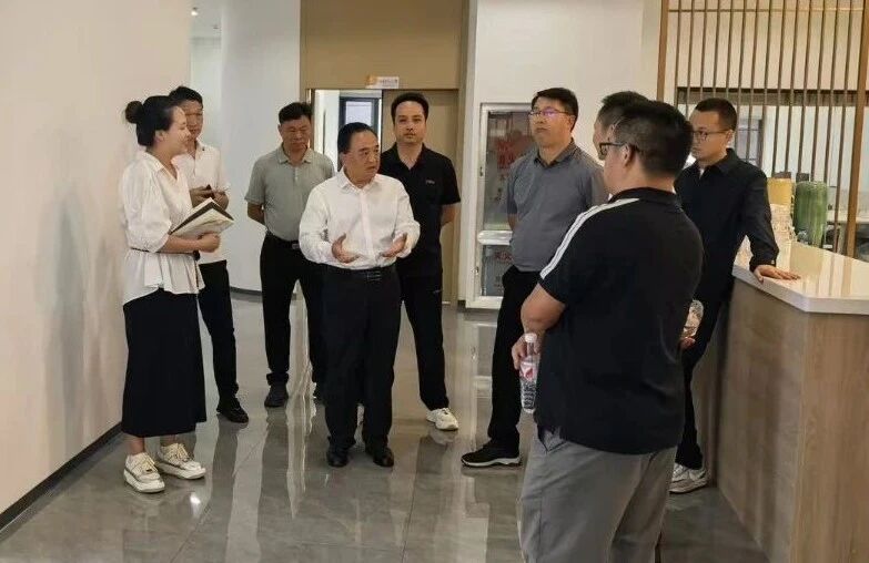 【筑牢食品安全防线 助力地方产业发展】丘北县委书记王树忠调研文智集团丘北央厨项目